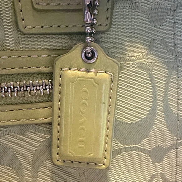 Coach Lime Green Signature Shoulder Bag - Picture 2 of 16
